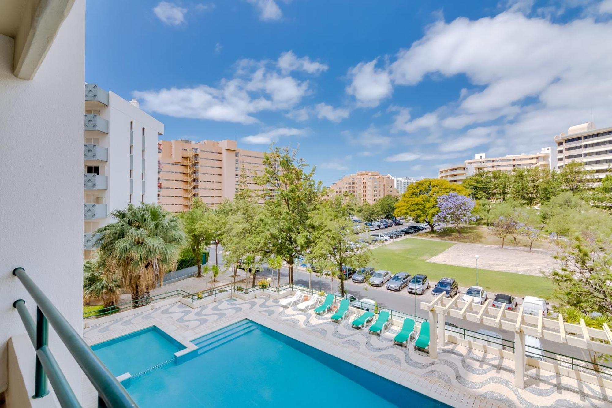 Talia Iv - Pool Center -